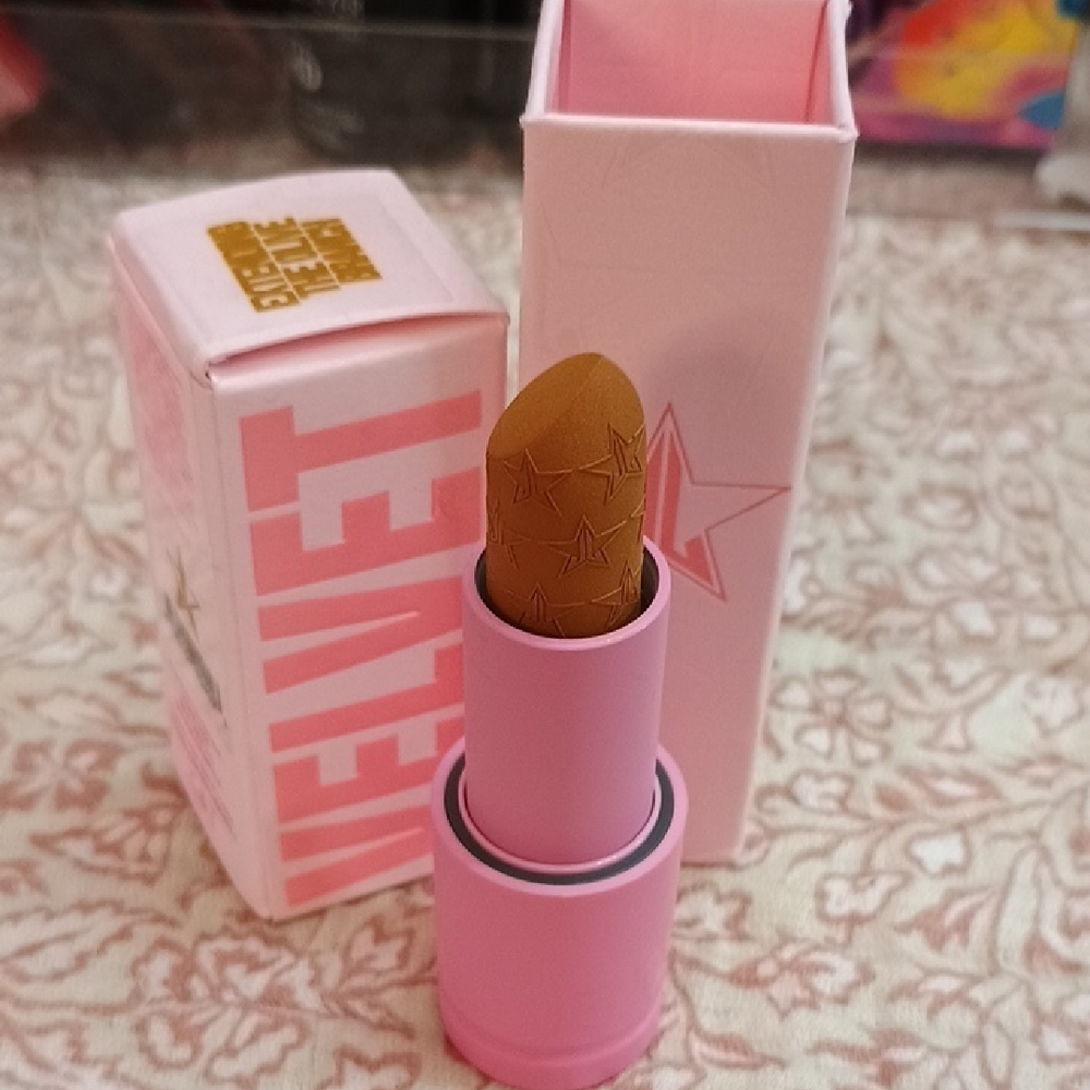 Jeffree Star Lipstick - Extending The Olive Branch
